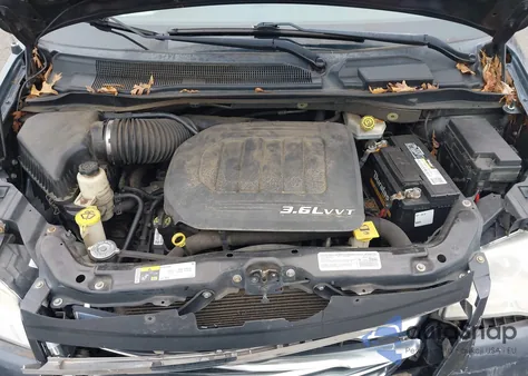 2014 Chrysler Town & Country Touring z USA, uszkodzony, nr VIN 2C4RC1BG3ER195765